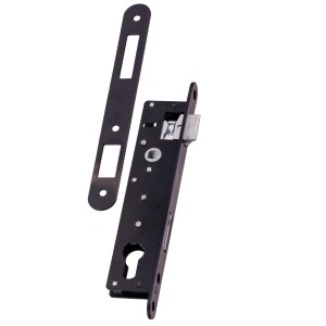 Czarny zamek do drzwi z zaczepem do drzwi wewnętrznych.