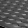 Zbliżenie stopnia 4-stopniowej drabiny domowej z wypustkami antypoślizgowymi.