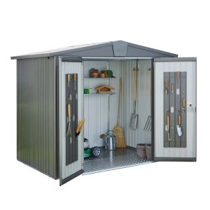 Otwarty metalowy domek narzędziowy Biohort Europa w kolorze kwarcowo-szarym metalik z narzędziami ogrodowymi.