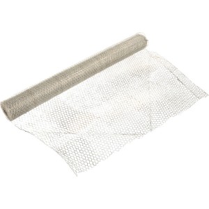 Zwinięta szara sześciokątna siatka druciana, odpowiednia do stosowania jako panel lub ogrodzenie z siatki drucianej.