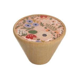 Gałka meblowa t.b.t. z drewna z motywem kwiatowym.