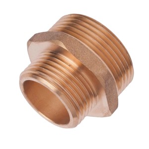 Mosiężny reduktor gwintowany, 41,9 mm na 33,3 mm, do pomp i rur wodnych.