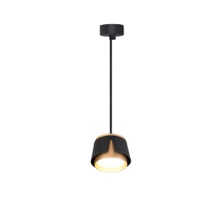 Nowoczesna lampa wisząca w kolorze czarnym i wyglądzie drewna.