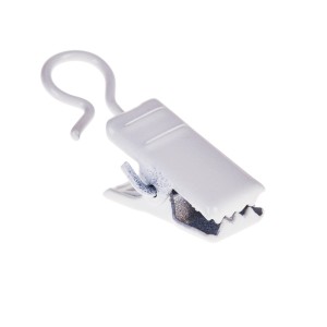 Biały klips z haczykiem do zasłon na karnisze.