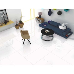 Jasny pokój z białymi płytkami podłogowymi. Nadaje się do salonu, kuchni lub łazienki.