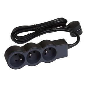 Czarna listwa zasilająca t.b.t. z trzema gniazdami i kablem.