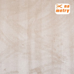 Beżowa wykładzina dywanowa na metry, zbliżenie tekstury.