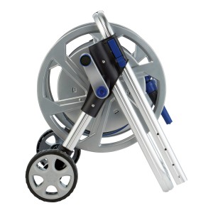 Zestaw wózka na wąż metalowy LUX Comfort z kołami, wężem i złączkami.