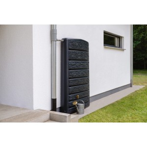 Zbiornik ścienny 4rain Extra Slim Stone Decor 400 l Graphite Grey przy domu z konewką.