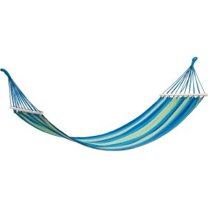 Pasiasty hamak w odcieniach niebieskiego i zieleni, idealny do relaksu w ogrodzie.