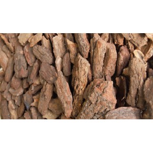 Zbliżenie na korę ogrodową t.b.t., idealną do projektowania ogrodów i pokrywania rabat.