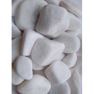 Białe kamienie ozdobne, idealne do ogrodu i krajobrazu.