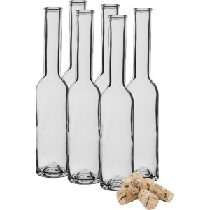 Zestaw przezroczystych szklanych butelek na wino z korkami do winiarstwa i przetwórstwa.