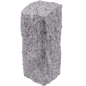 Szara palisada kamienna t.b.t. do ścieżek ogrodowych i obrzeży rabat.