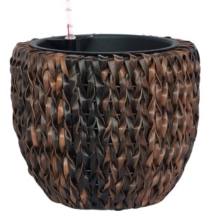 Brązowa, pleciona donica t.b.t. Donice ze wskaźnikiem poziomu wody.