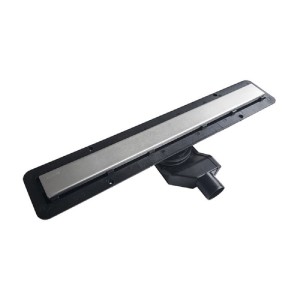 Odwodnienie liniowe t.b.t. z rusztem ze stali nierdzewnej i czarną ramą.