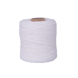 Rolka białego sznurka t.b.t., akcesoria do materiałów izolacyjnych.