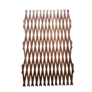 Drewniany element ogrodzenia, brązowy, rozsuwany, do ogrodu i na taras.