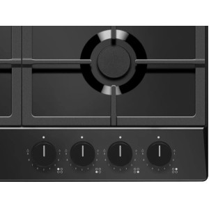 Czarna płyta kuchenna z czterema palnikami gazowymi i pokrętłami.
