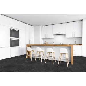 Nowoczesna kuchnia z ciemnymi panelami winylowymi t.b.t. jako podłoga.