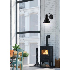 Czarny kinkiet t.b.t. w nowoczesnym wnętrzu. Kinkiety do stylowego oświetlenia.