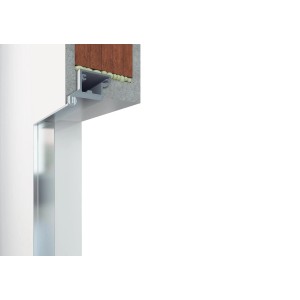 Zbliżenie na srebrną ościeżnicę drzwiową (Ościeżnice drzwiowe).