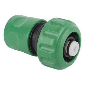 Zielone t.b.t. złączki do wody do węży ogrodowych.