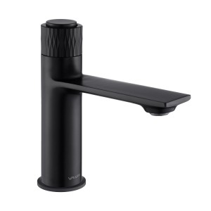 Czarna bateria umywalkowa t.b.t. o nowoczesnym designie do łazienki.