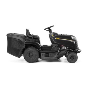 Czarny traktor z koszem na trawę, widok z boku.