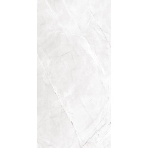 Jasna płytka podłogowa z efektem marmuru, idealna do nowoczesnych przestrzeni mieszkalnych.