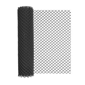 Zwinięta czarna siatka druciana, pomocna w ogrodzie.