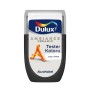 Tester farby Dulux Cool White, wałek do malowania ścian.
