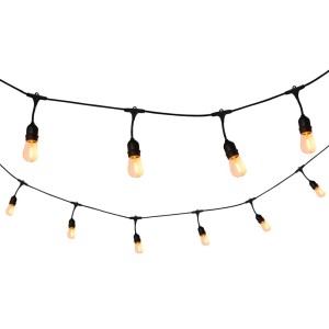 Dekoracyjny łańcuch świetlny zewnętrzny z żarówkami w kolorze ciepłej bieli.