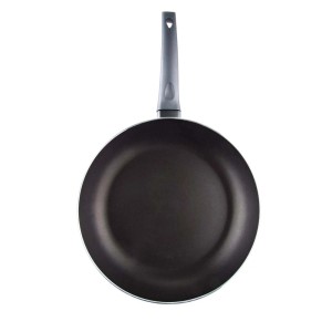 Czarna patelnia z szarym uchwytem do kuchni i domu.