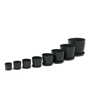 Czarne doniczki t.b.t. w różnych rozmiarach, Kategoria: Osłonki.