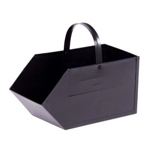 Czarny metalowy kosz na drewno z uchwytem, akcesoria kominkowe.