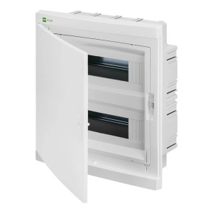 Biała rozdzielnica podtynkowa (t.b.t.) z otwartymi drzwiami. Idealna do instalacji elektrycznych.