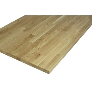 Jasny drewniany blat kuchenny, widok z bliska.