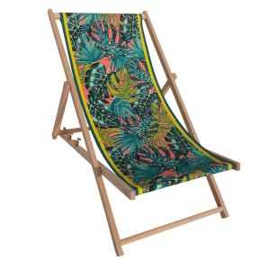 Drewniany leżak z tropikalnym wzorem liści do ogrodu.