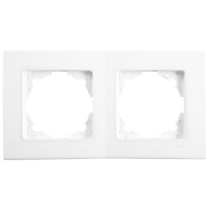 Biała podwójna ramka do włączników i gniazdek.