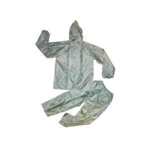 t.b.t. odzież przeciwdeszczowa, składająca się z kurtki z kapturem i spodni. Do prac ogrodowych i aktywności na świeżym powietrzu.