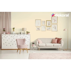 Pokój dzienny z farbą do ścian Dekoral, odcień t.b.t.