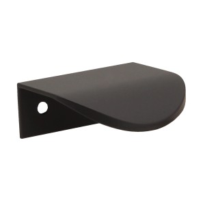 Czarny metalowy uchwyt meblowy t.b.t. do szuflad i szafek.