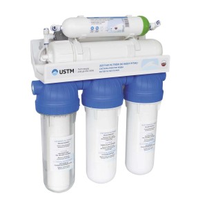 t.b.t. System filtracji wody z wieloma stopniami filtracji dla czystej wody pitnej.