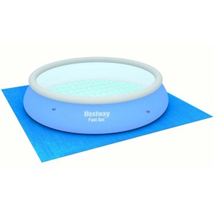 Podkład pod basen Bestway Flowclear Ø 488 cm pod niebieskim basenem chroniący dno.