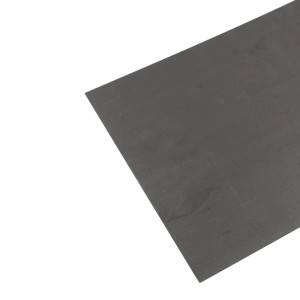 Szara blacha t.b.t. na dach i ścianę.