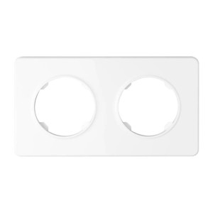 Biała podwójna ramka do włączników i gniazdek