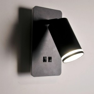 Czarny kinkiet/lampa ścienna t.b.t. z regulowanym reflektorem i włącznikami.