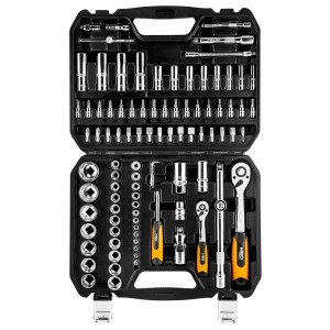 t.b.t. Zestaw narzędzi z różnymi kluczami i bitami, ułożony w czarnej walizce.