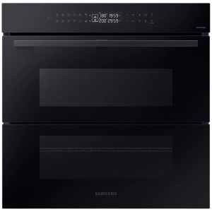 Czarny piekarnik do zabudowy t.b.t. z dwoma oknami w drzwiach piekarnika i cyfrowym wyświetlaczem.